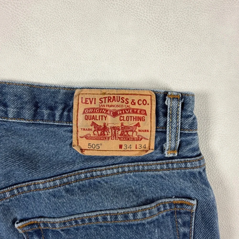 Vintage Levis 505 Regular Fit Jeans Mens 32x34 Medium Wash Straight Leg Denim